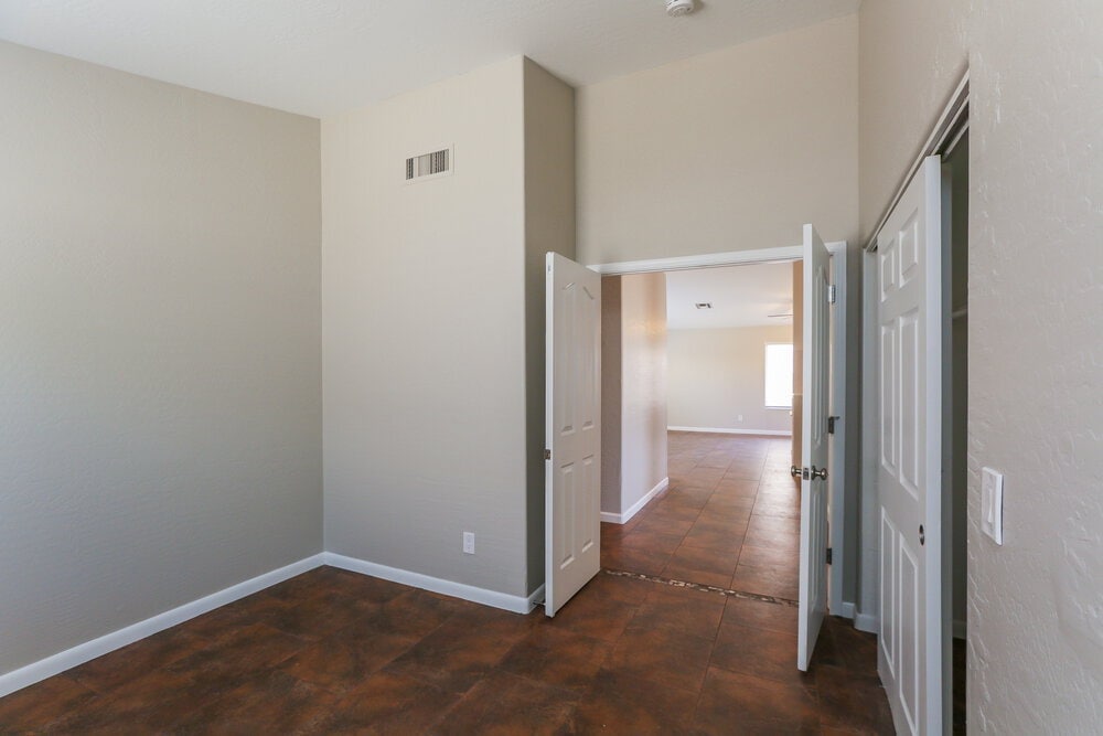 Building Photo - 16018 S 44th St