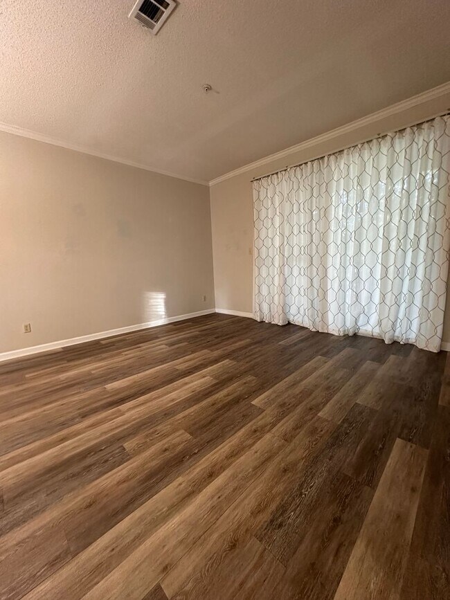 Building Photo - 50% OFF FIRST MONTHS RENT---- Condo in Miramar Beach