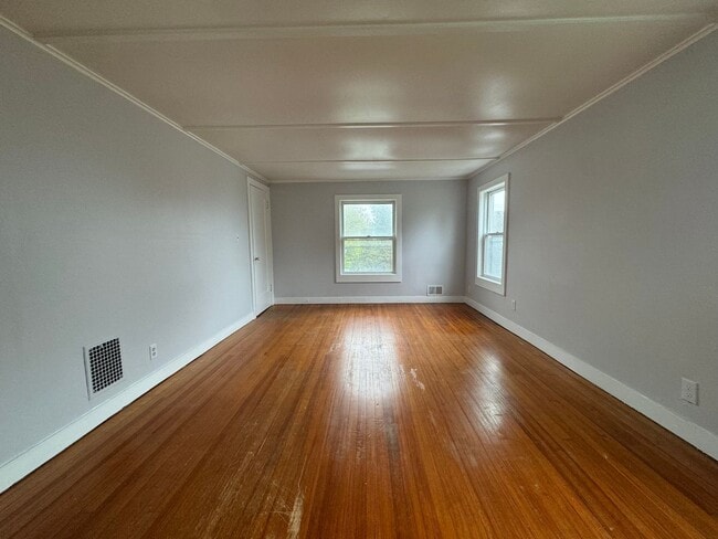 Building Photo - Single Family 3 Bedroom home on West Haven...