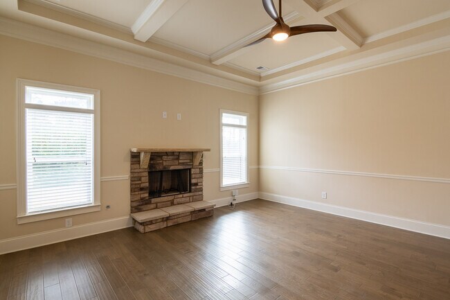 Building Photo - 1037 Dietrich Ln