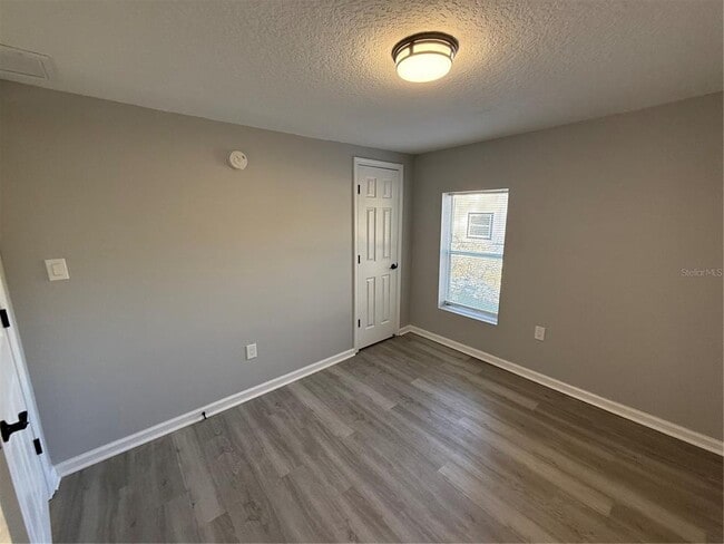 Building Photo - 1205 Dell St