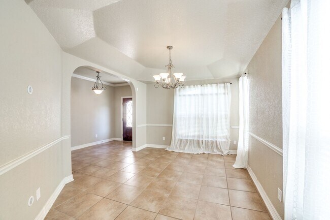 Building Photo - Now Available! Beautiful Stillwater Home with Downstairs Guest Suite