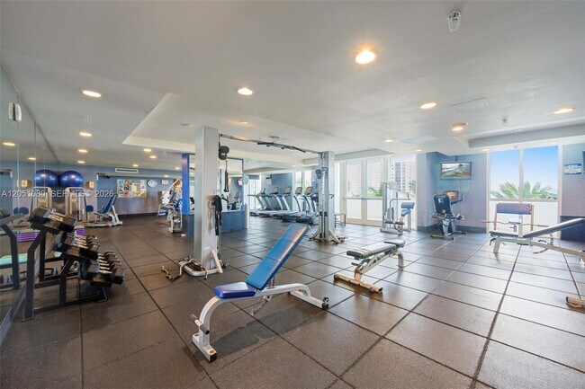 Building Photo - 7910 Harbor Island Dr