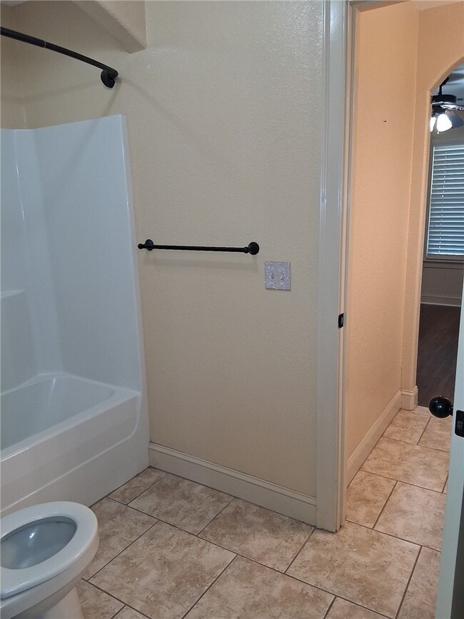 Building Photo - 3864 W Providence Dr