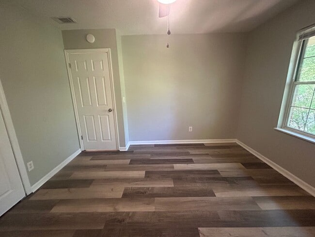 Building Photo - 925-6 Glenn Street, West Columbia, SC 29169