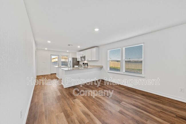 Building Photo - 817 Heartseed Ave