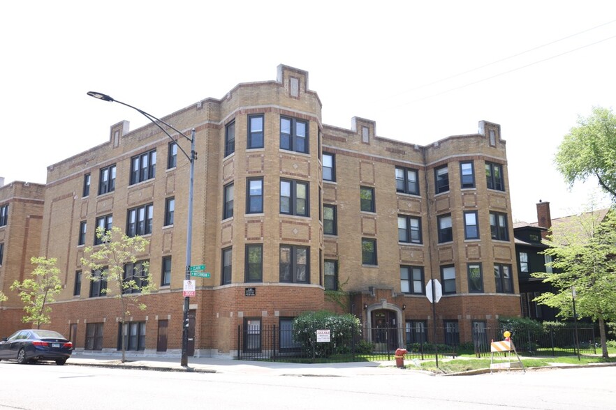 Primary Photo - 1417 W Hutchinson St