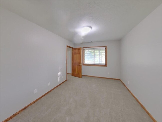 Building Photo - 3420 Olive Ln N