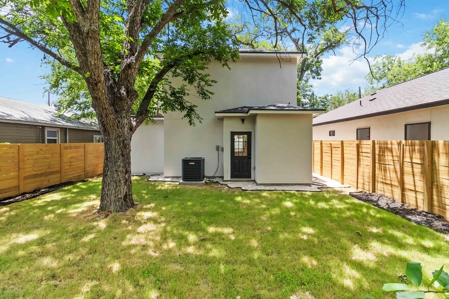 Building Photo - 237 Carle Ave