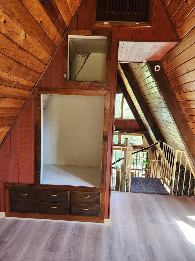 Building Photo - 98 Mine Ln