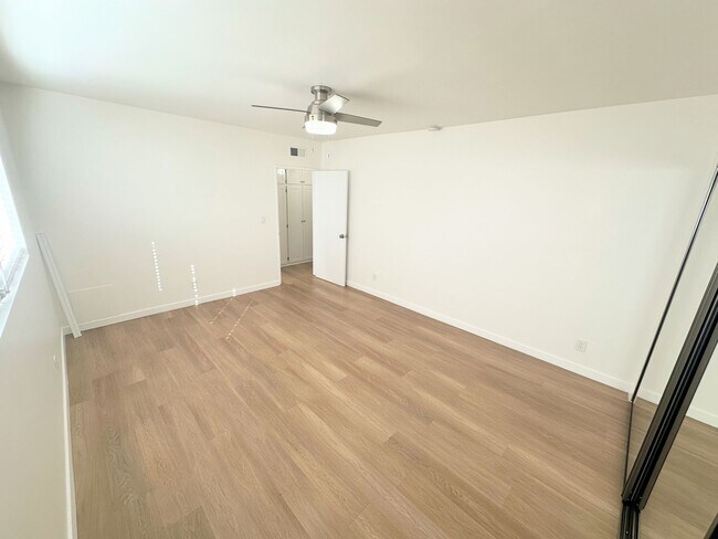 Building Photo - Vintage & Gorgeous 1bd/1ba unit in Sherman...