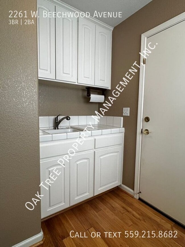 Building Photo - 2261 W Beechwood Ave