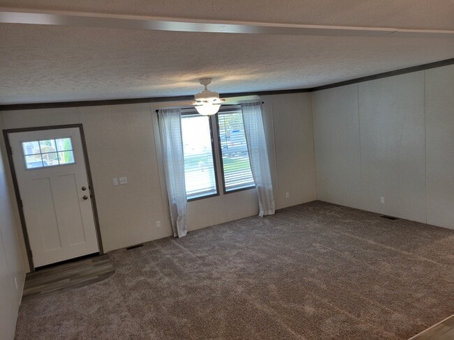 Building Photo - 5080 Cove Ct