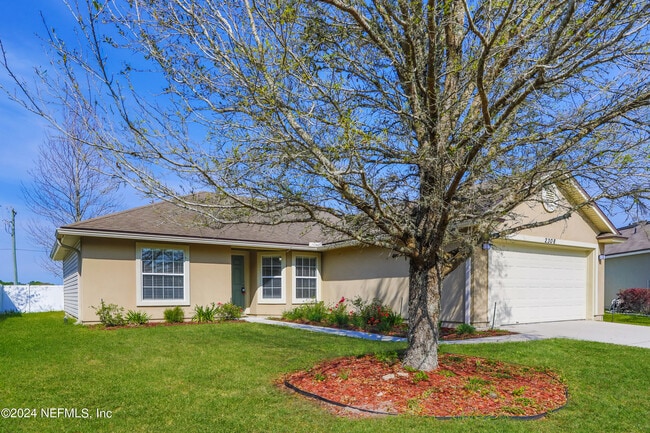 Building Photo - 2308 Bonnie Lakes Dr