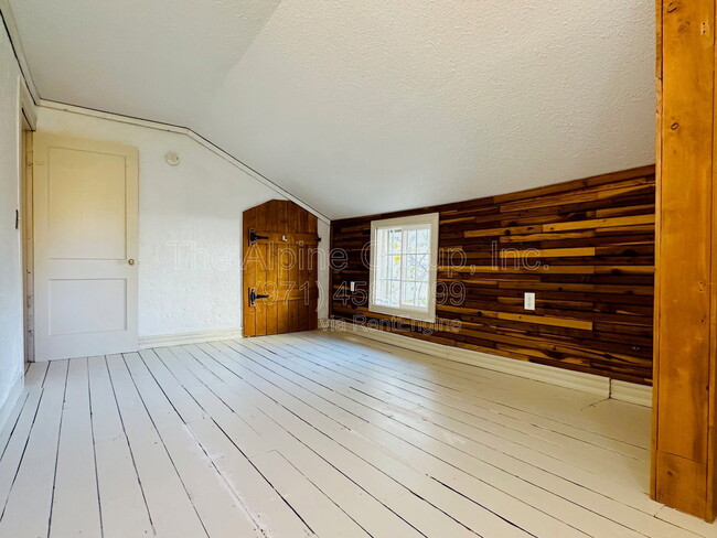 Building Photo - 604 NE San Rafael St