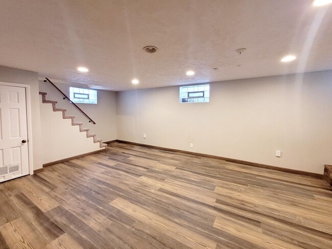 Building Photo - 255 Alger St SE