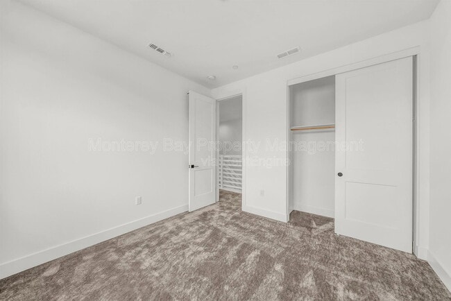 Building Photo - 111 Sea Shell Ave