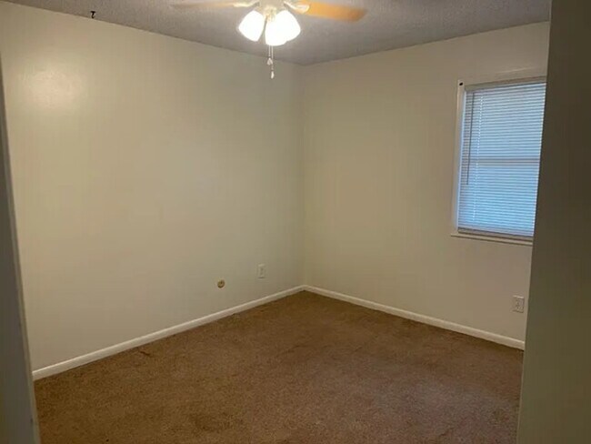 Building Photo - 255 S Durkin Dr