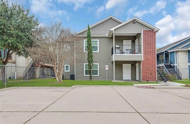 Primary Photo - 6122 W Mt Houston Rd