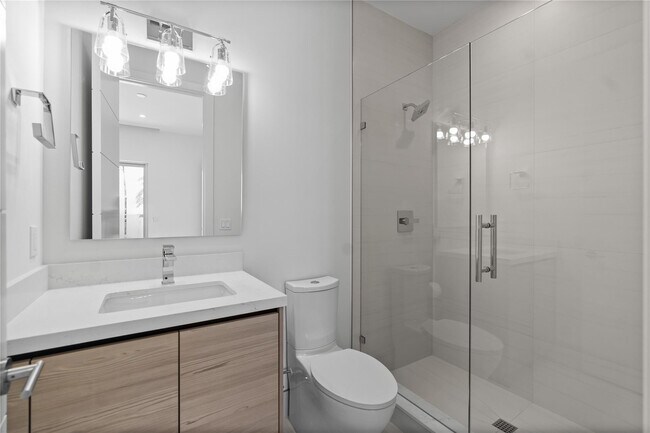 Building Photo - 221 Shore Ct