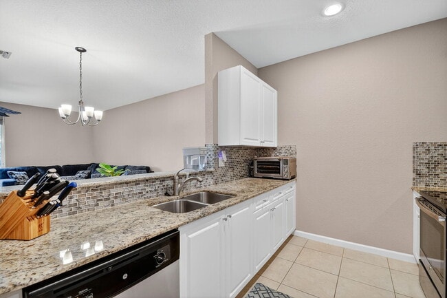 Building Photo - 5296 Palm Colony Dr