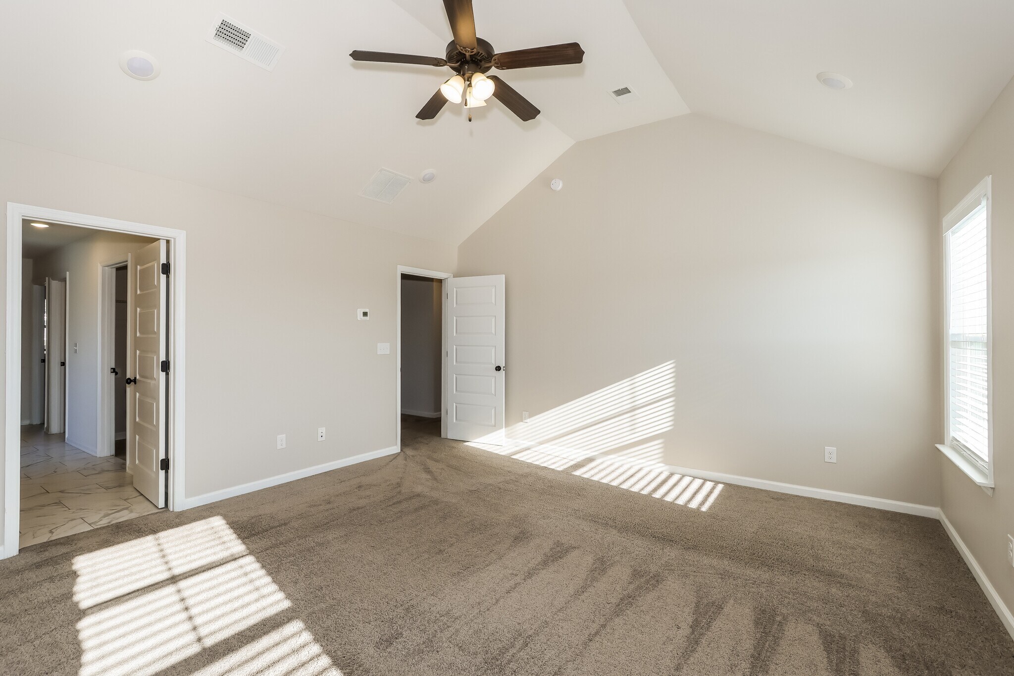 Building Photo - 6053 Bakerville Ln