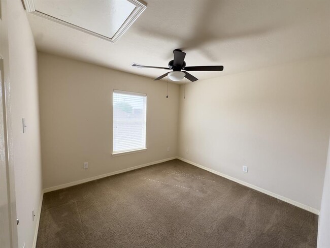 Building Photo - 26906 Henson Falls Dr