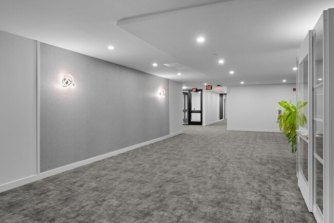Building Photo - 2 Bedroom Corner-Unit with Wooded Balcony ...