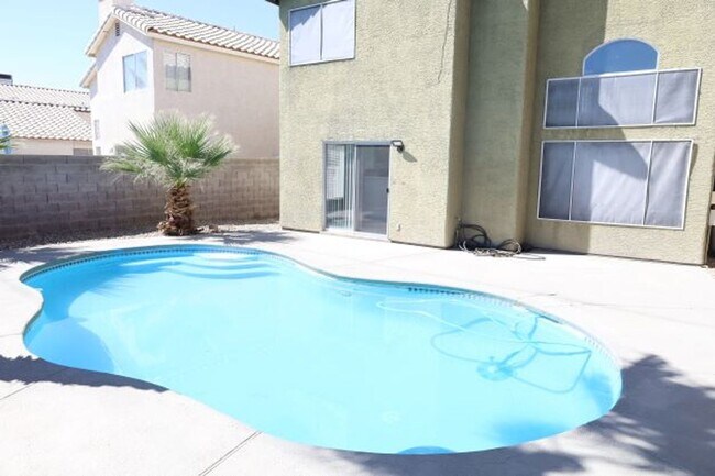 Building Photo - Lovely Two-Story home with Pool on Eastside!