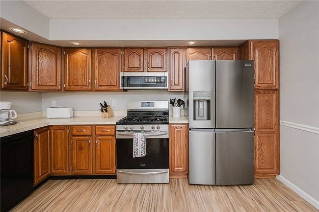 Building Photo - 979 Barclay Rd