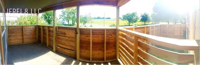 Building Photo - 2865 E Admiral Pl