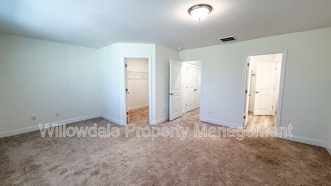 Building Photo - 4721 Lord Fogelman Wy