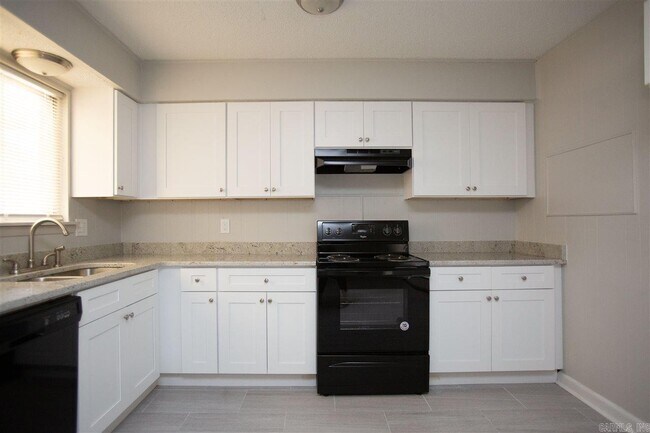 Building Photo - 5800 Hopson Dr
