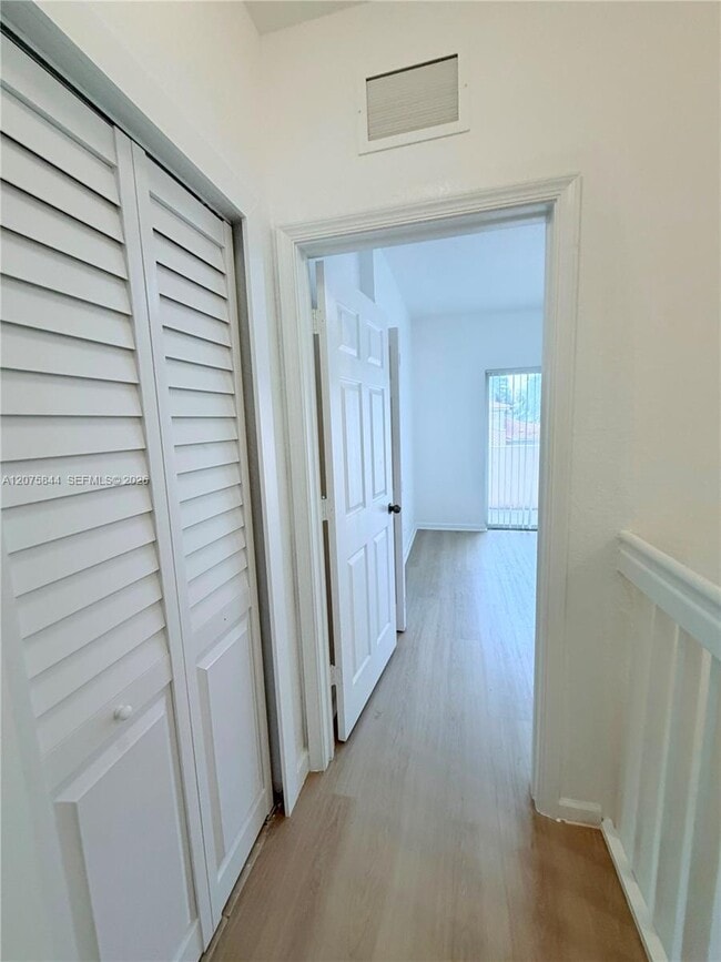 Building Photo - 102 S Santa Catalina Cir