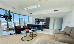 Primary Photo - 200 Biscayne Boulevard Way
