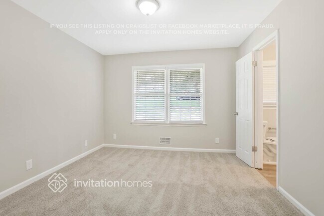 Building Photo - 5668 Beechwood Dr SW