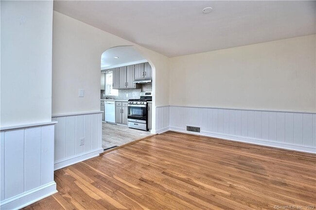 Building Photo - 30 Catherine St