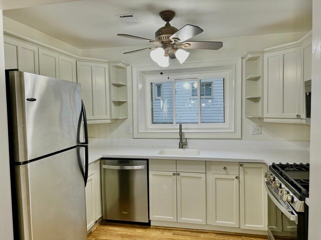 Building Photo - 835 Glendale Ter NE