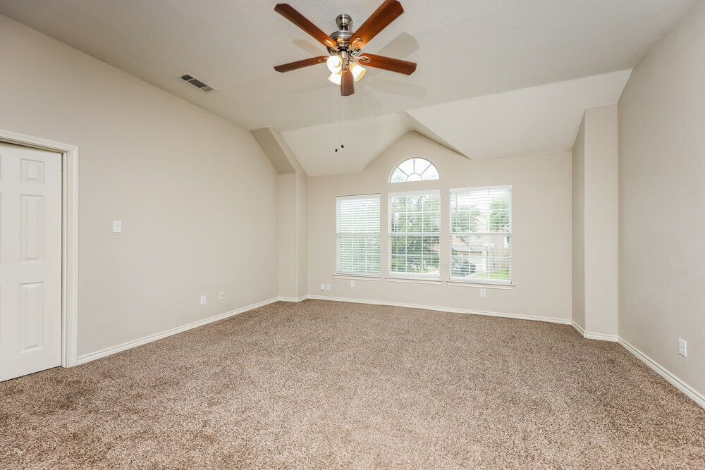 Building Photo - 100 Silverwood Dr