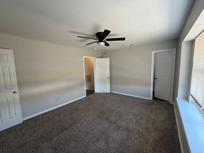 Building Photo - 2543 Pascal Ct