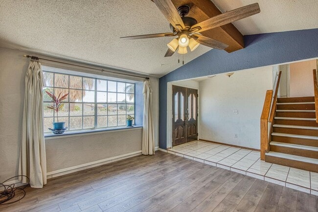 Building Photo - Come and check this 3 bed/2 baths house