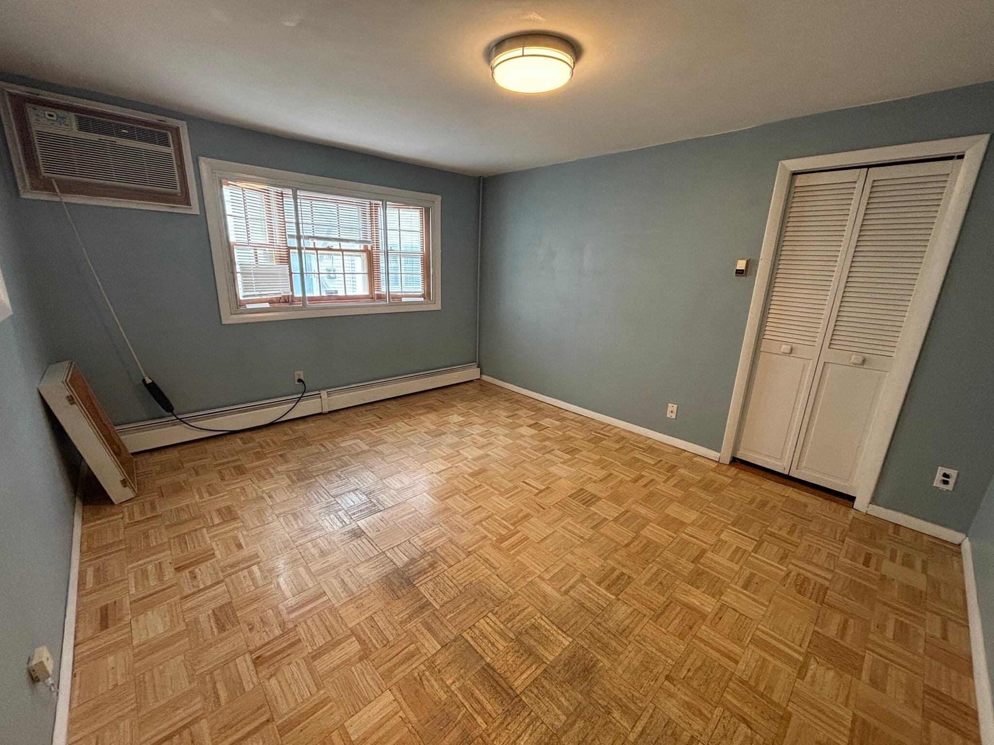 Building Photo - 164 Bowen St