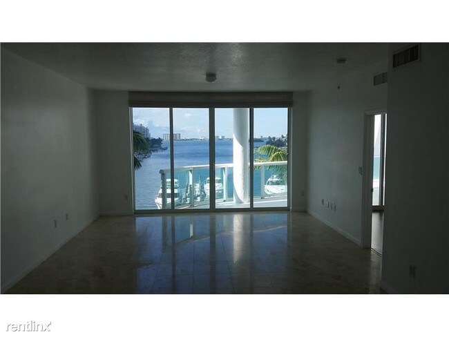 Building Photo - 7918 Harbor Island Dr