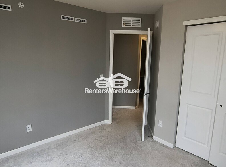 Building Photo - 1105 Farrier Rd