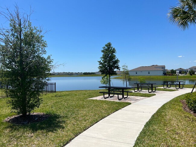 Building Photo - Isles of Lake Nona!! 3 Bedroom 2.5 Bathroom End Unit Townhome