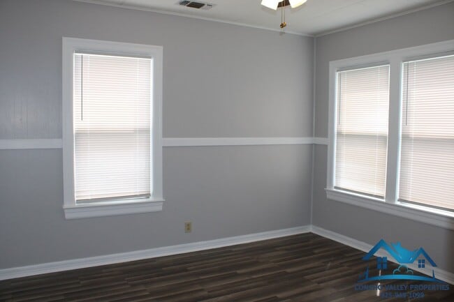 Building Photo - For Rent - 2 Bed/ 1 Bath Home in Santa Rita
