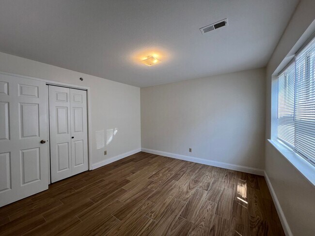 Building Photo - 428 Kays Ln