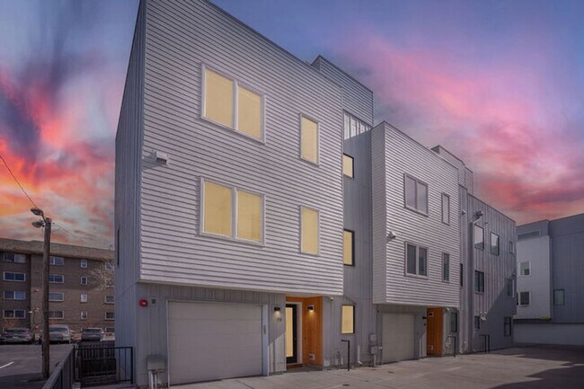 Building Photo - 3101 W 47th Ave