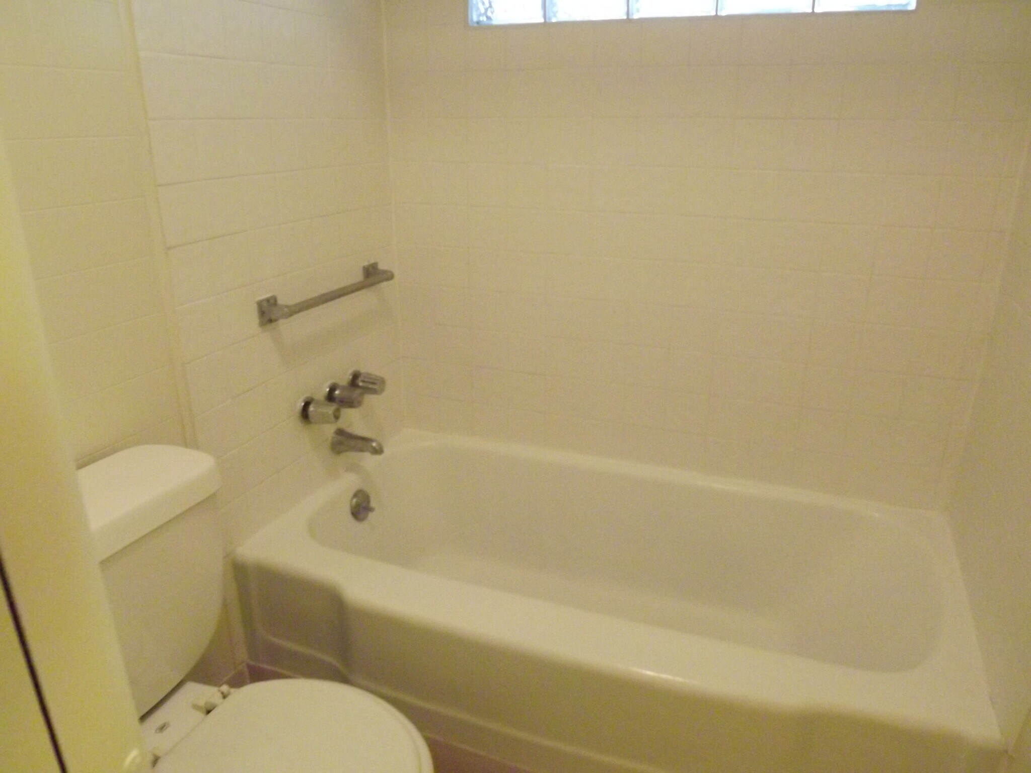 Building Photo - 1544 32nd St SW