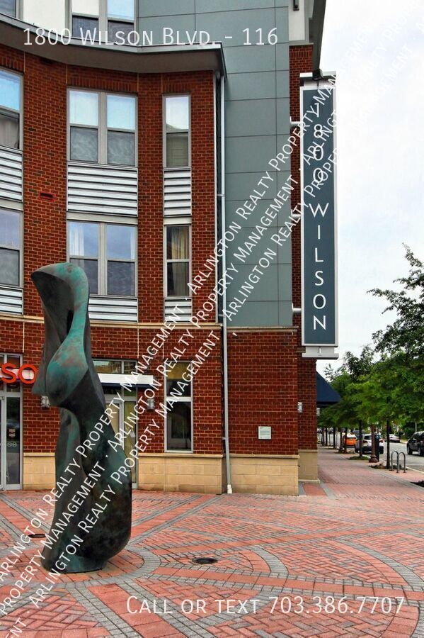 Building Photo - 1800 Wilson Blvd